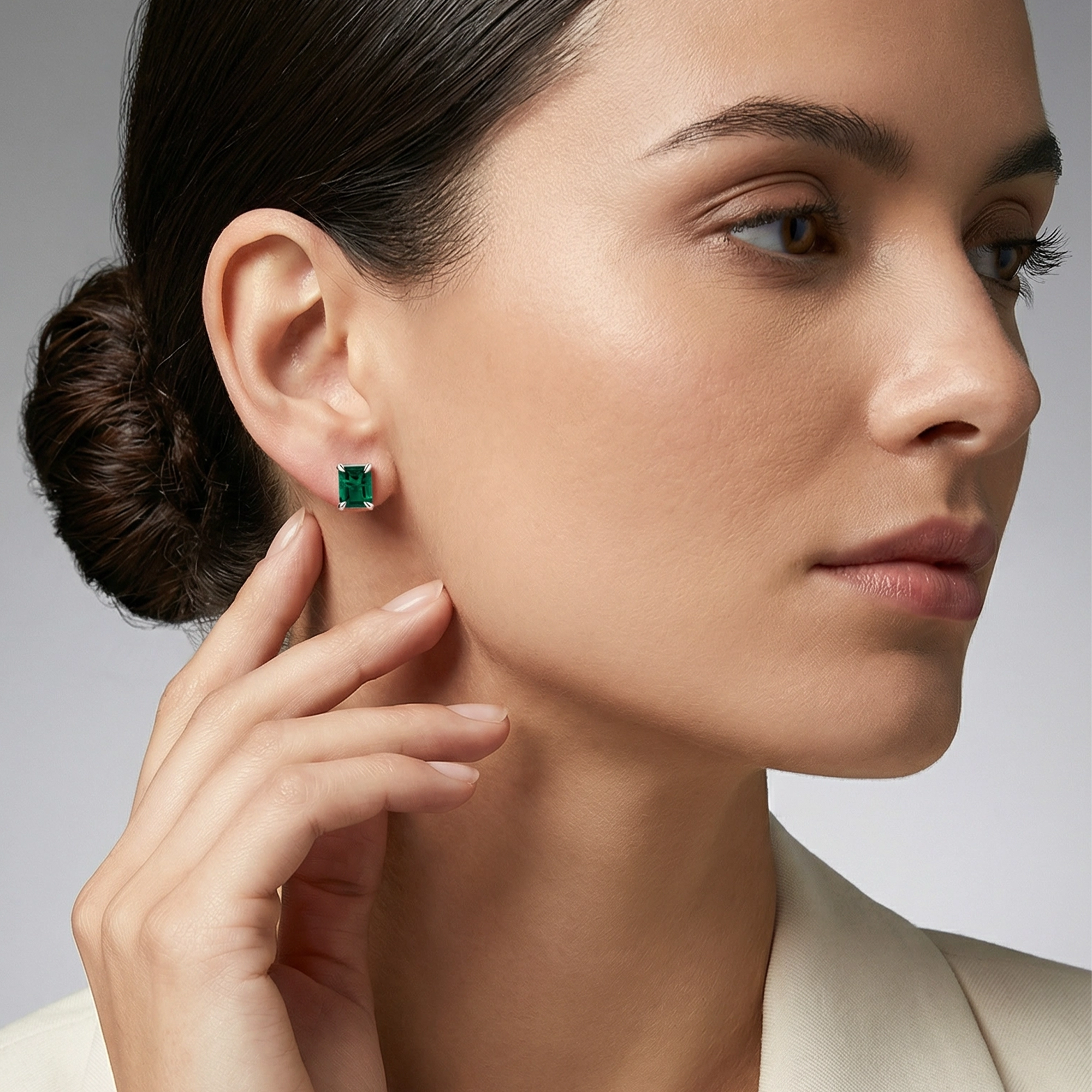 S925 Silver Earrings with Cultivated Emerald