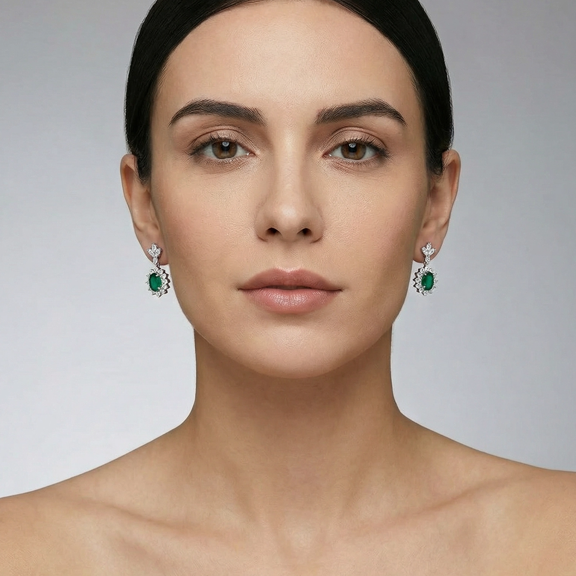 S925 Silver Earrings with Cultivated Emerald