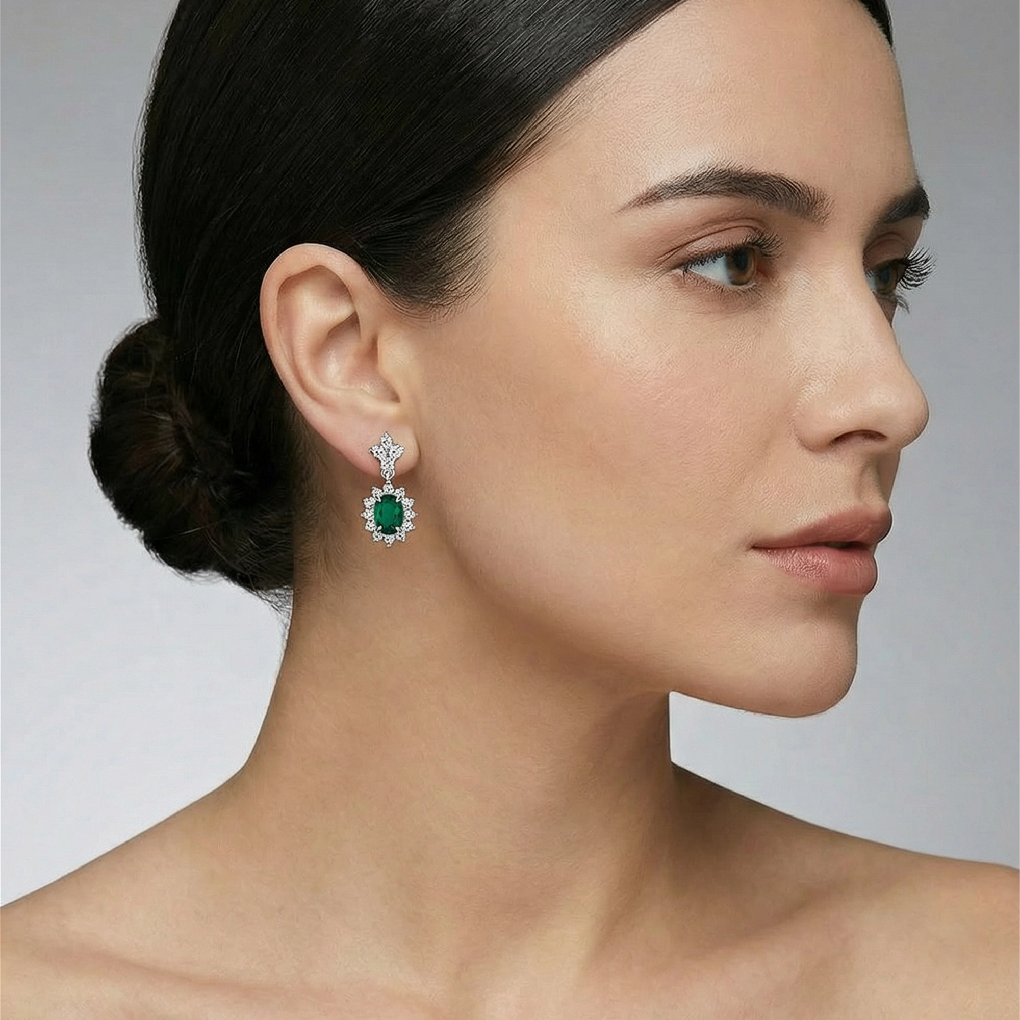 S925 Silver Earrings with Cultivated Emerald